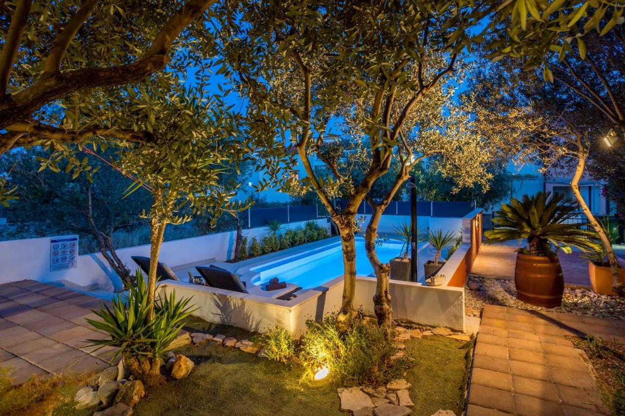 Vila House Oliva With Private Pool And Large Garden Stari Grad  Exteriér fotografie