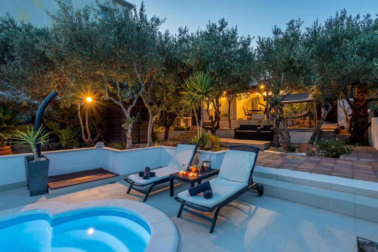Vila House Oliva With Private Pool And Large Garden Stari Grad  Exteriér fotografie